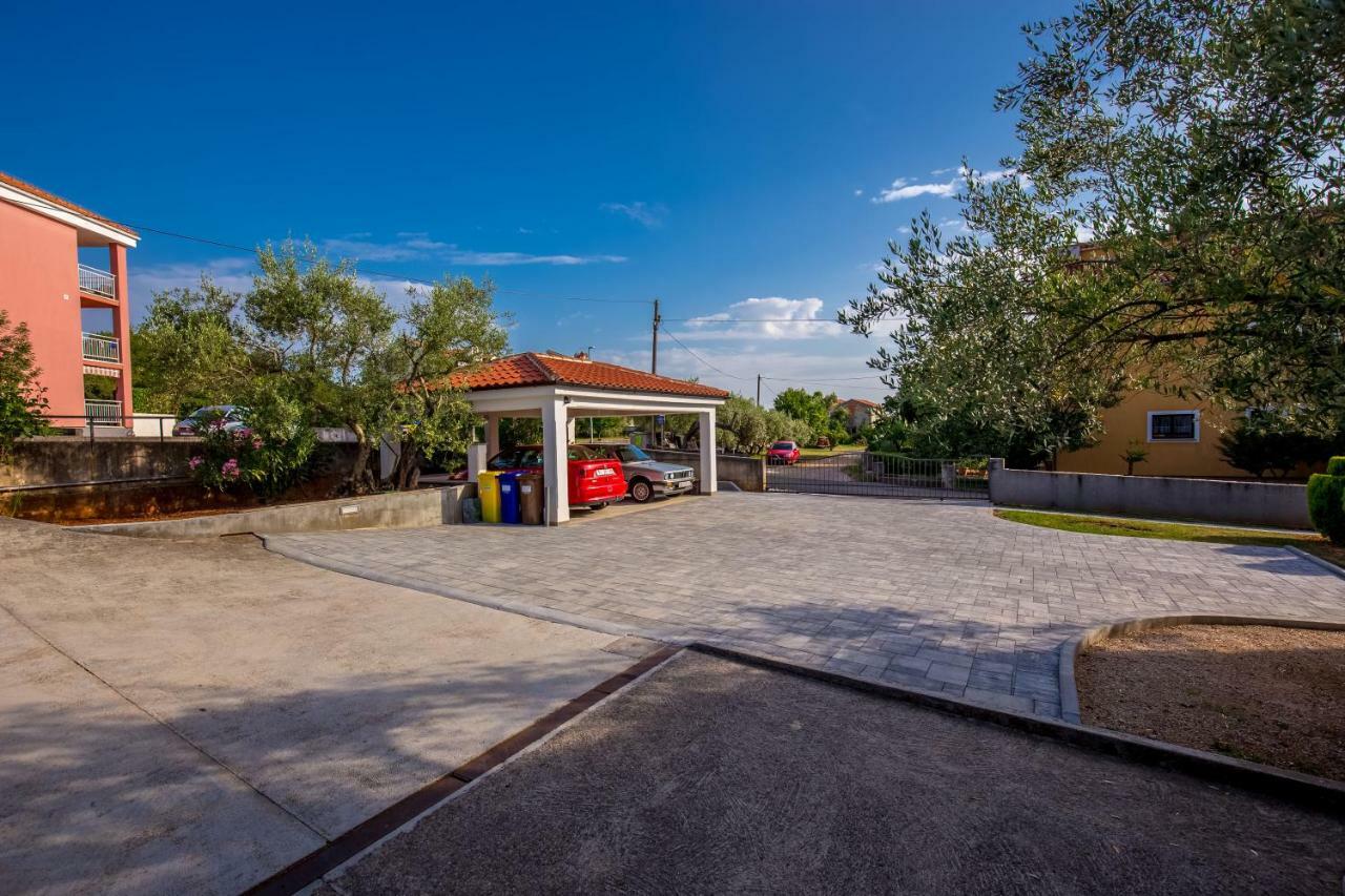 Garden Paradise App Sveti Vid-Miholjice Exterior foto